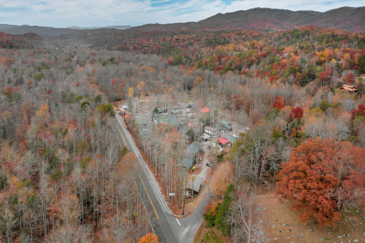 Arrow Creek Camp And Cabins Gatlinburg Exterior photo
