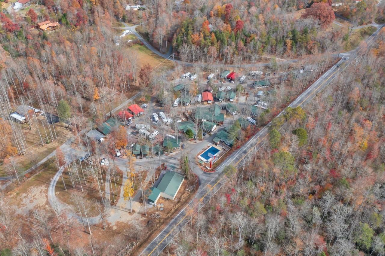 Arrow Creek Camp And Cabins Gatlinburg Exterior photo