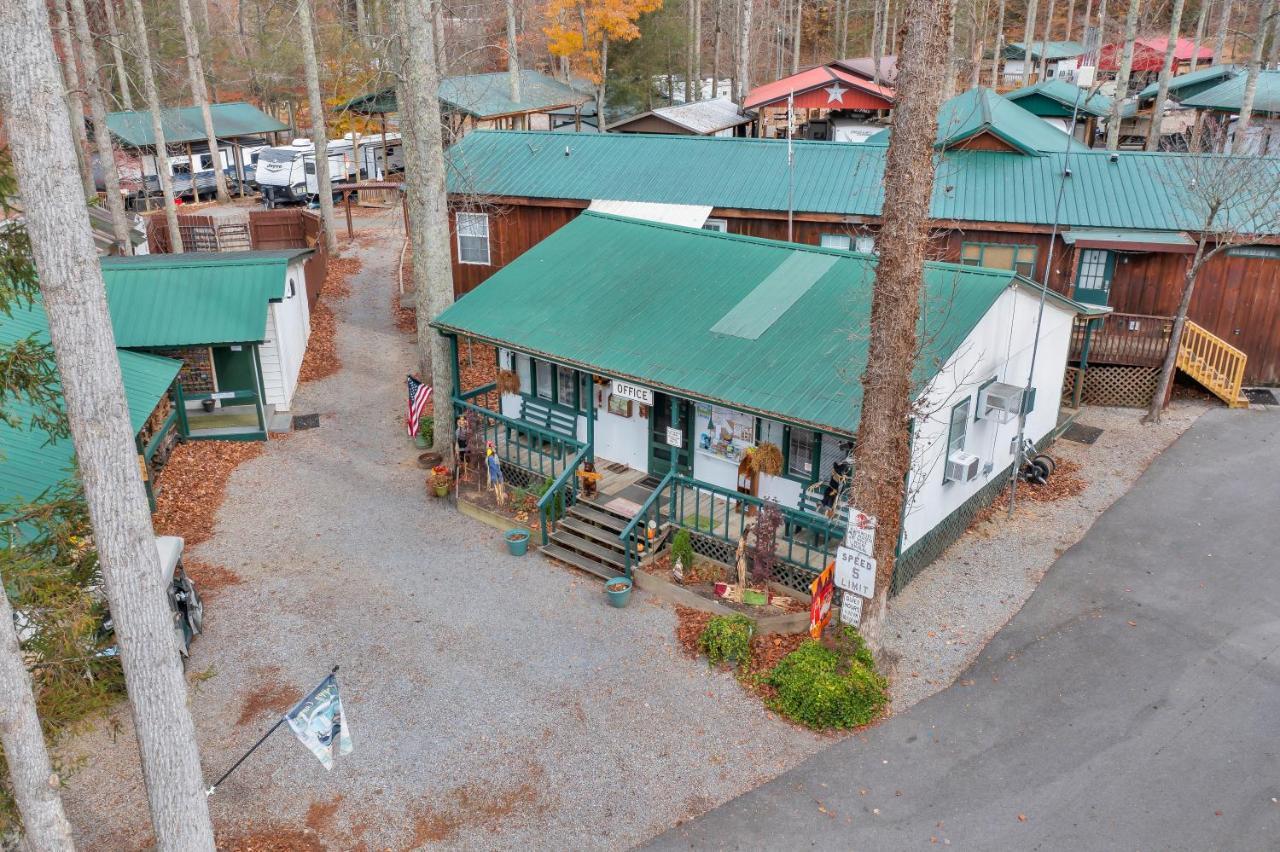 Arrow Creek Camp And Cabins Gatlinburg Exterior photo