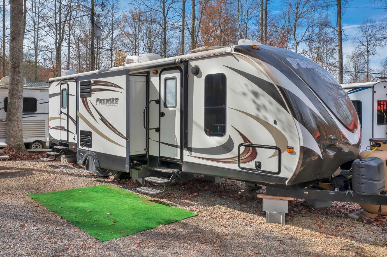 Arrow Creek Camp And Cabins Gatlinburg Exterior photo