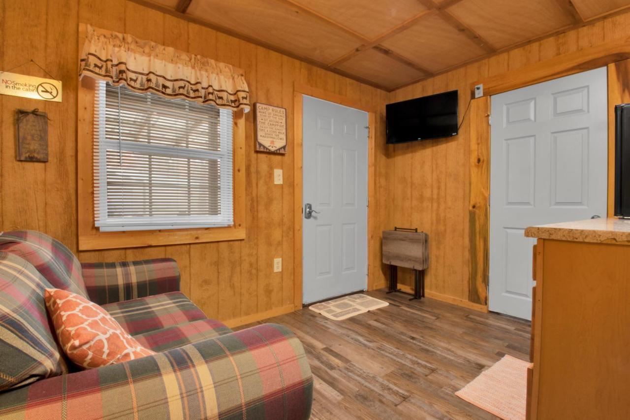 Arrow Creek Camp And Cabins Gatlinburg Exterior photo